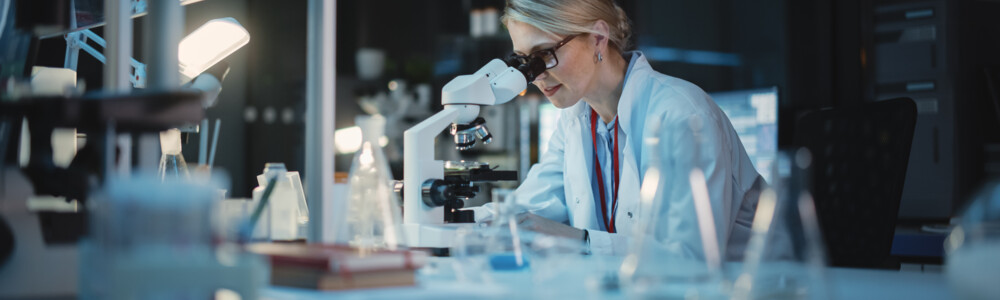 Der Gesundheits- und auch der Biotech-Sektor bleiben trotz der Wahl Donald Trumps zum US-Präsidenten auch 2025 ein vielversprechendes Ziel für Anlegerinnen und Anleger. Der Sektor bietet weiterhin Wachstumspotenzial aufgrund von bahnbrechenden Innovationen bis hin zur Stabilität in unsicheren Zeiten – die Chancen sind vielfältig. 