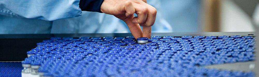 Inflation moved higher during the second quarter as the economic recovery gathered steam, triggering<br />
temporary outflows of investor capital from growth sectors. Central banks signaled that the rise in inflation would be short-lived, after which capital began to flow back into tech and healthcare stocks.